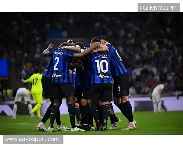 国米主场球迷为J马丁内斯加油助威助其走出车祸阴影重返赛场