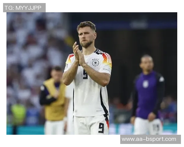 克林斯曼称菲尔克鲁格为世界杯最佳禁区终结者期待他带来惊喜表现 克林斯曼称菲尔克鲁格为世界杯最佳禁区终结者期待他带来惊喜表现