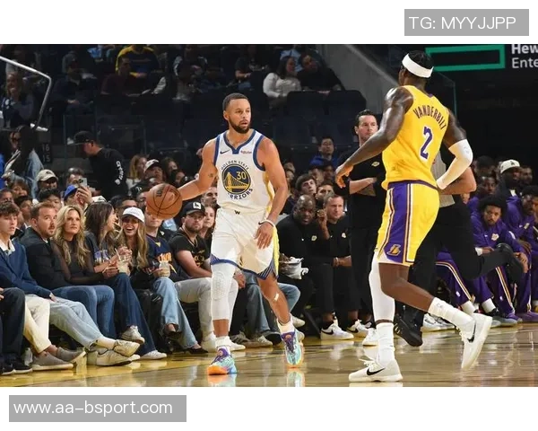 科尔赞霍福德防守能力强大能为库里巴特勒提供更多进攻空间