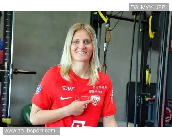 绝杀时刻姜晨璟冷静推射破门VAR确认有效武汉女足暂时领先对手 绝杀时刻姜晨璟冷静推射破门VAR确认有效武汉女足暂时领先对手