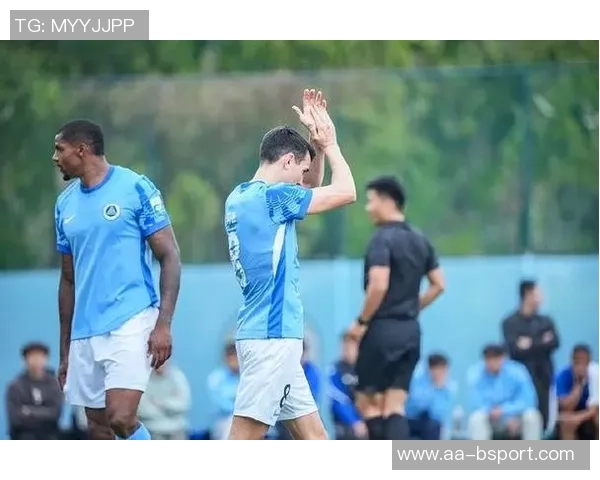 深圳新鹏城顺利完成冬训第二场友谊赛展现球队实力与团队默契