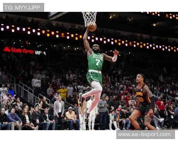 杰伦布朗直言AI泛滥发际线粉蹭对手引发热议